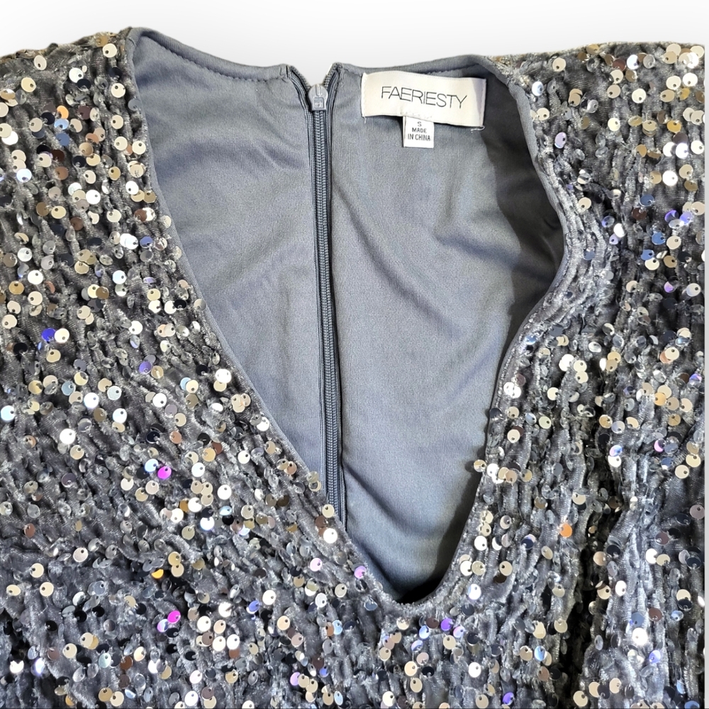 FAERIESTY V-Neck Long Sleeve Sequin Jumpsuit Silver Gray Small - Picture 8 of 9